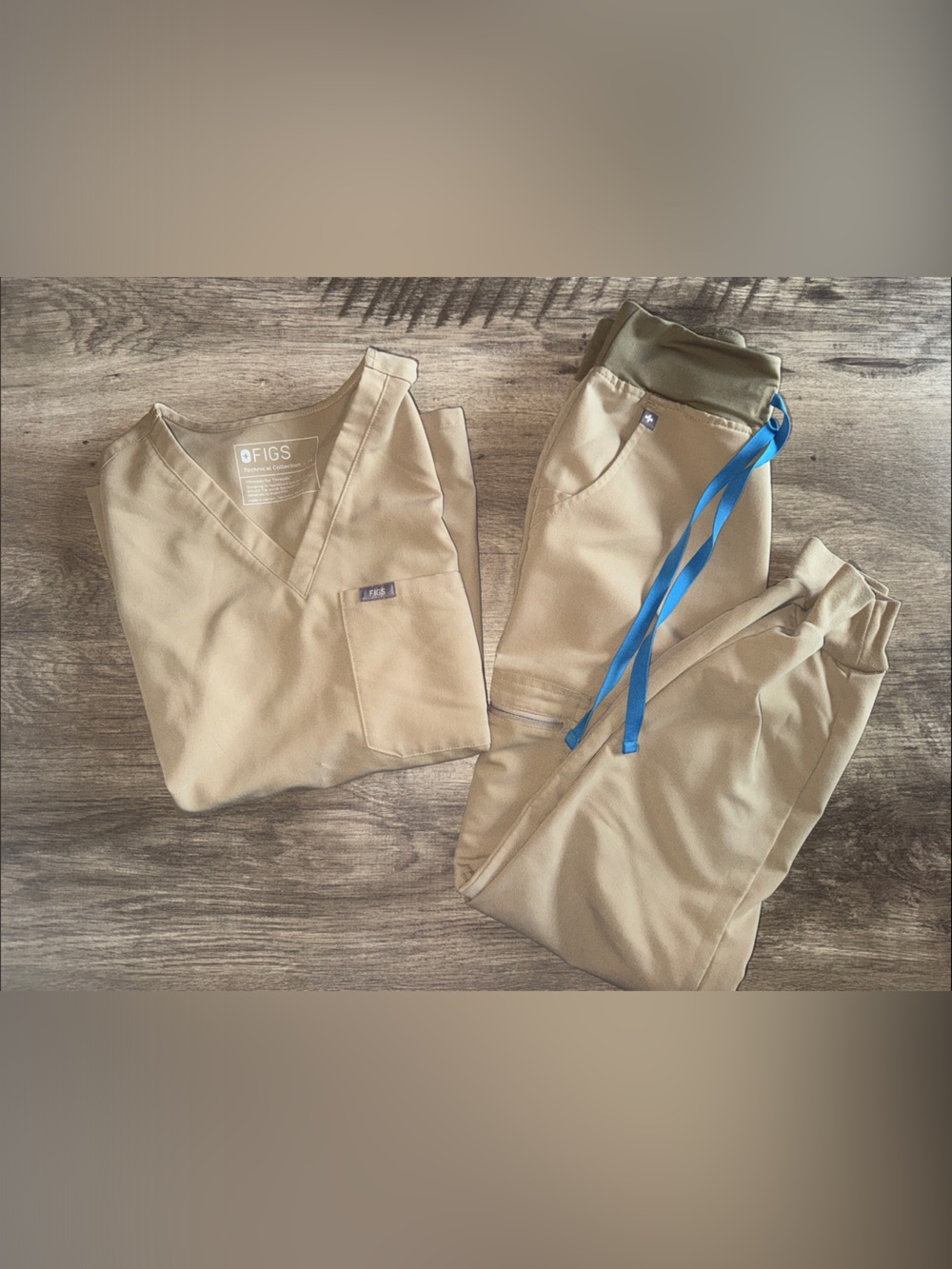 Women’s XS FIGS Tan Scrub Set with Bright Blue Drawstring